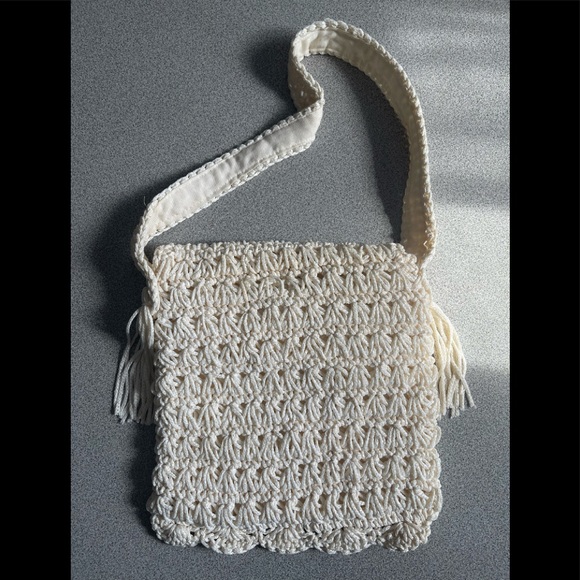 Vintage Goldco Crochet Cream Handbag - Picture 2 of 9